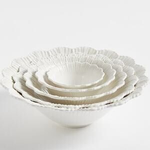 5 Monique Lhuillier x Pottery Barn Claudia Outdoor Melamine Nested Serving Bowls